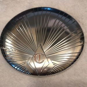 Charlotte Tilbury Superstar Glow highlighter